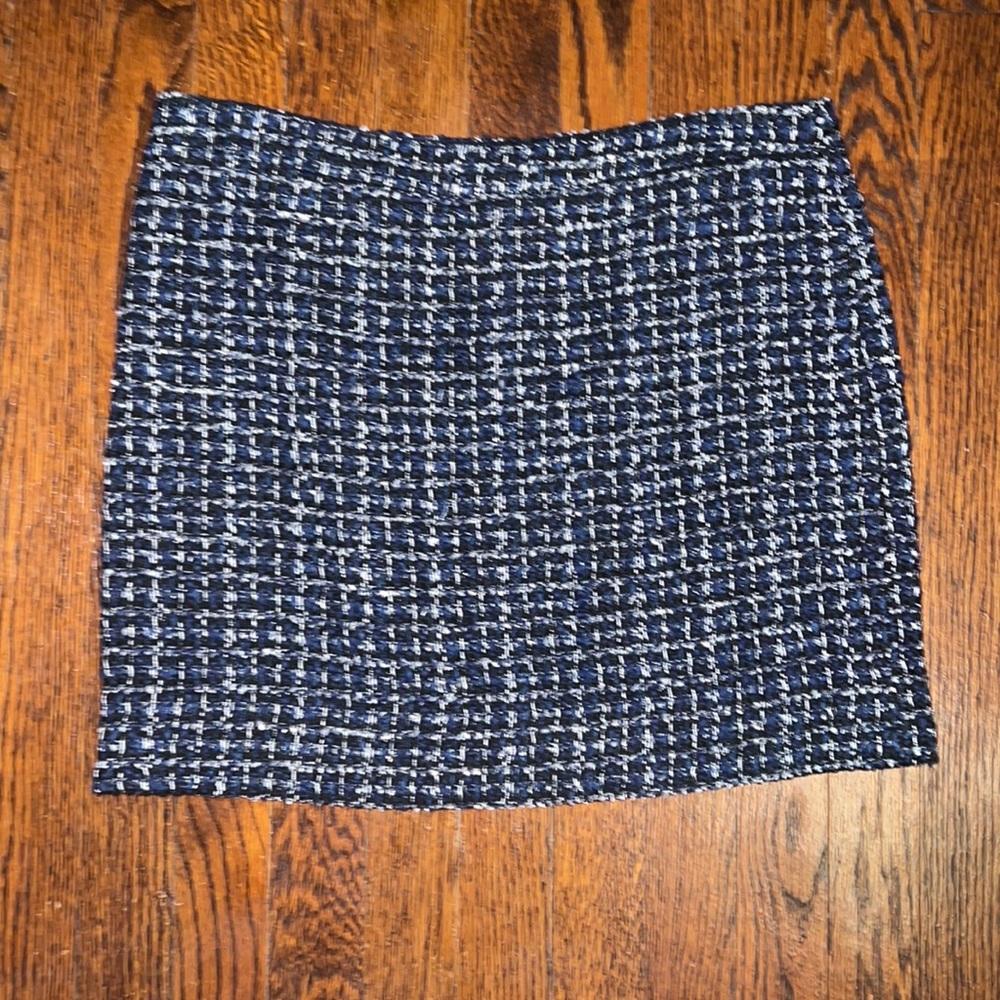 🌟💙Pristine Jcrew🌟💙 blue sparkly tweed mini skirt. Size 8. Adorable!